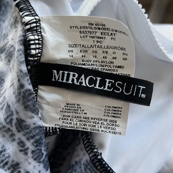 Miraclesuit
Chevron Python Eclat One Piece Swimsuit - Picture 12 of 15